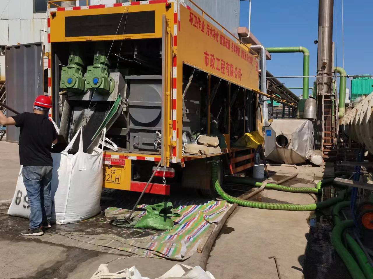 安源淤泥压干处理