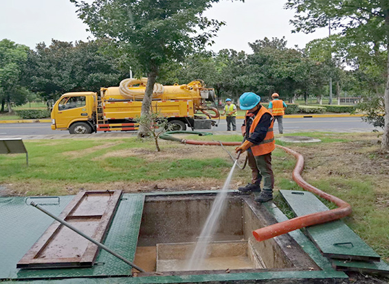 安源化油池清理